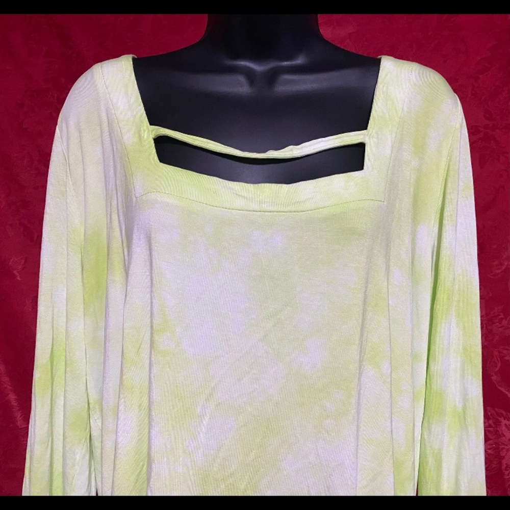 Torrid Light Green Tie-Dye Blouse